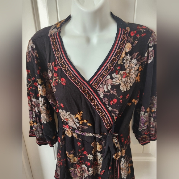 Soft Surroundings Sz Small Tiered Tatum Top Pocket Wrap Front V neck - Picture 5 of 8